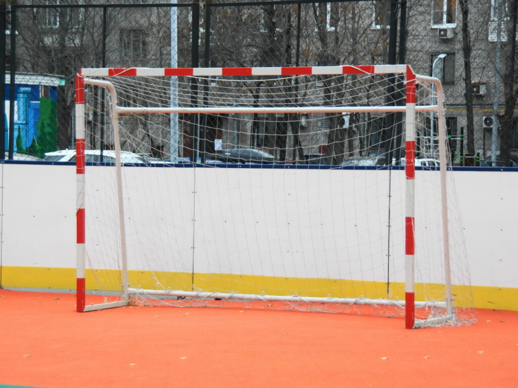 Спортивная 52. Ворота без сетки 3242*1629 вес.